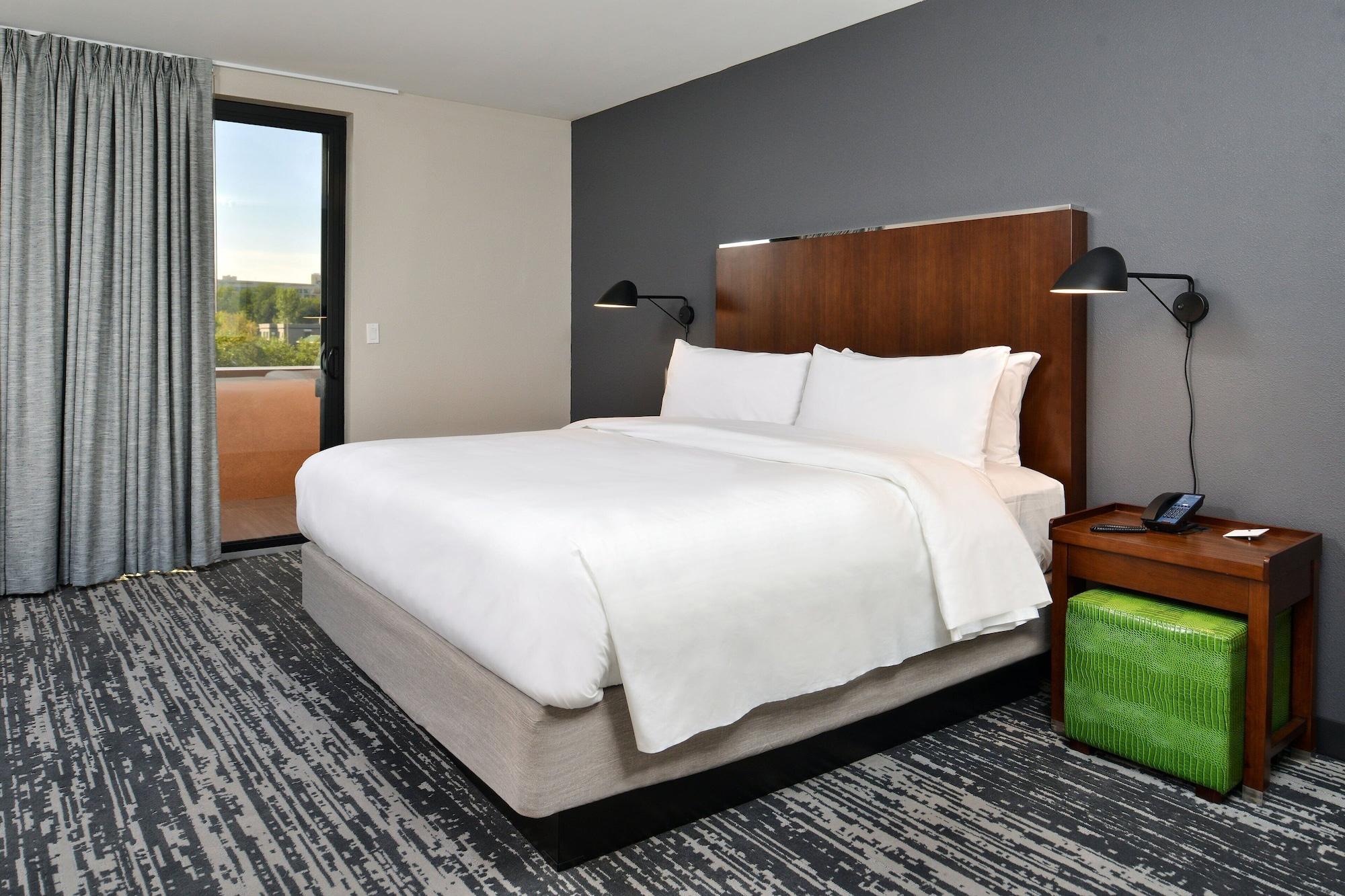 Four Points By Sheraton Omaha Midtown Экстерьер фото